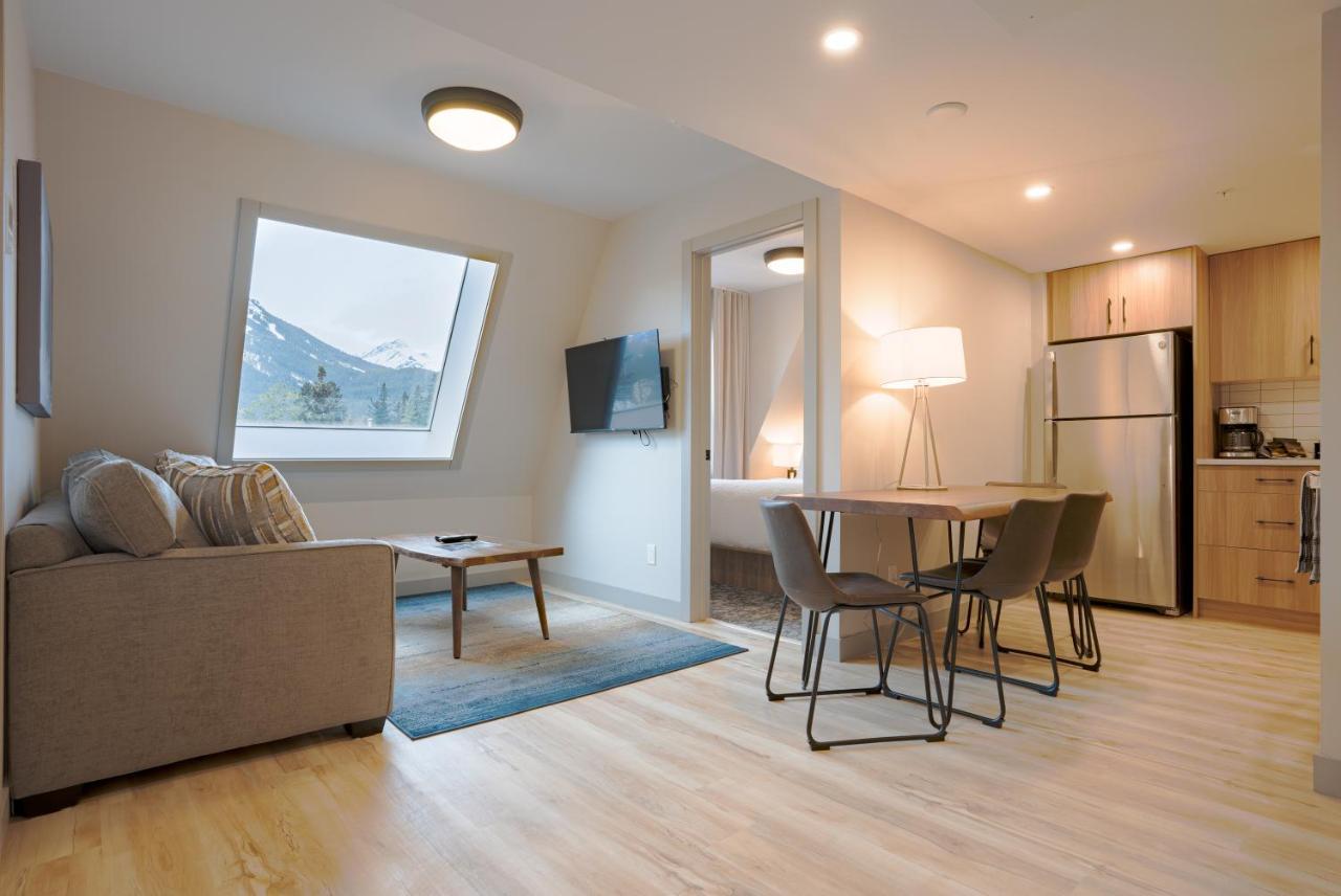 Basecamp Suites Banff Eksteriør bilde