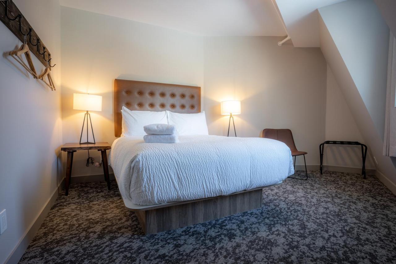 Basecamp Suites Banff Eksteriør bilde