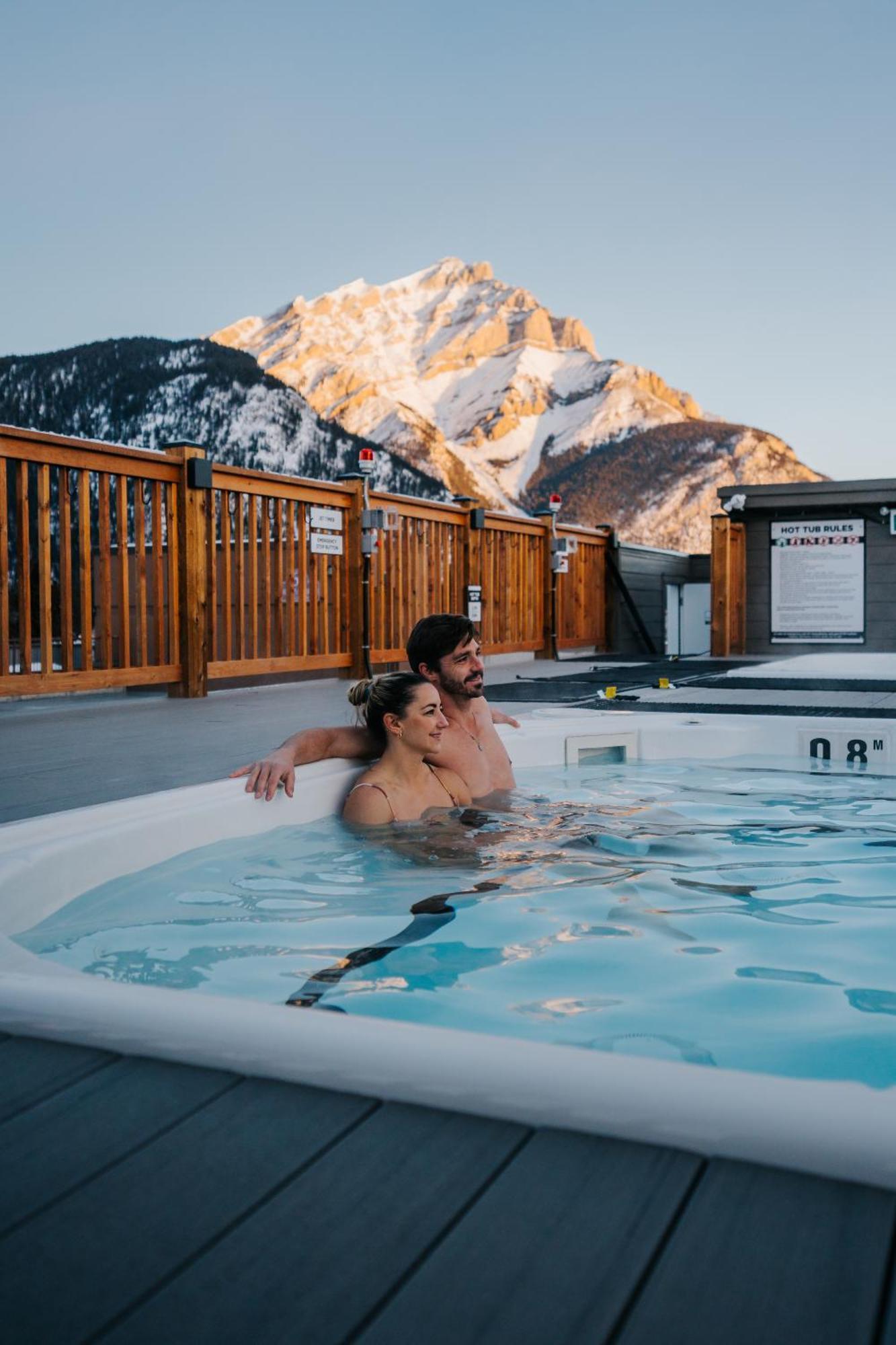 Basecamp Suites Banff Eksteriør bilde